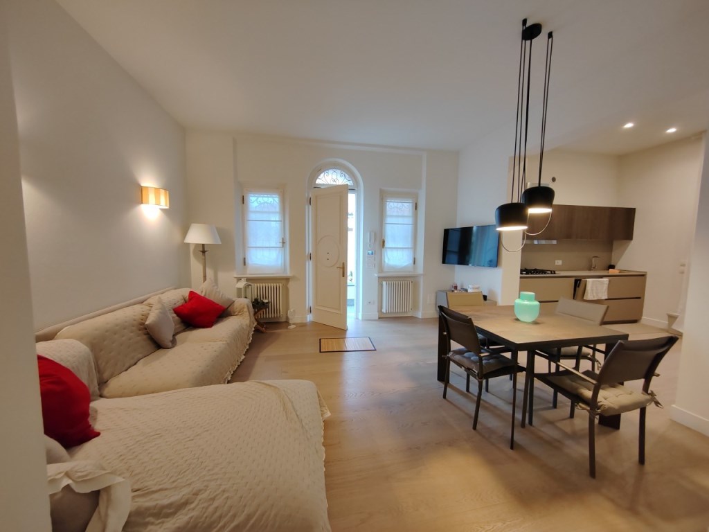 appartamento in affitto a Forte dei Marmi in zona Vittoria Apuana