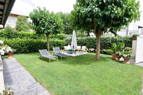 casa indipendente in affitto a Forte dei Marmi