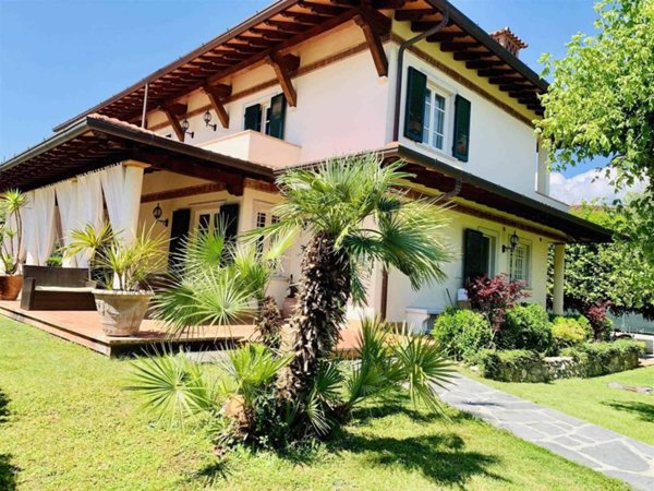 casa indipendente in affitto a Forte dei Marmi
