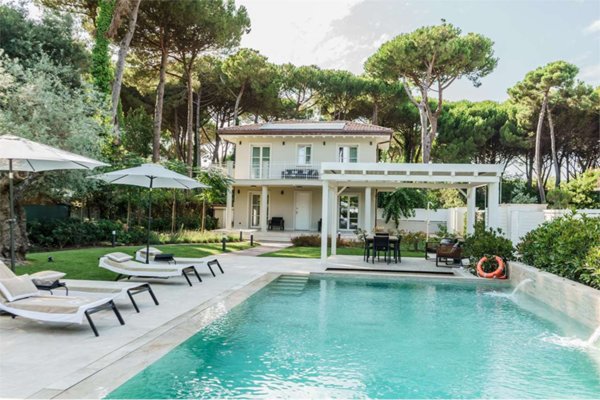 casa indipendente in affitto a Forte dei Marmi in zona Vittoria Apuana