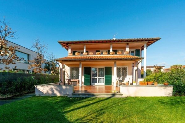 casa indipendente in affitto a Forte dei Marmi