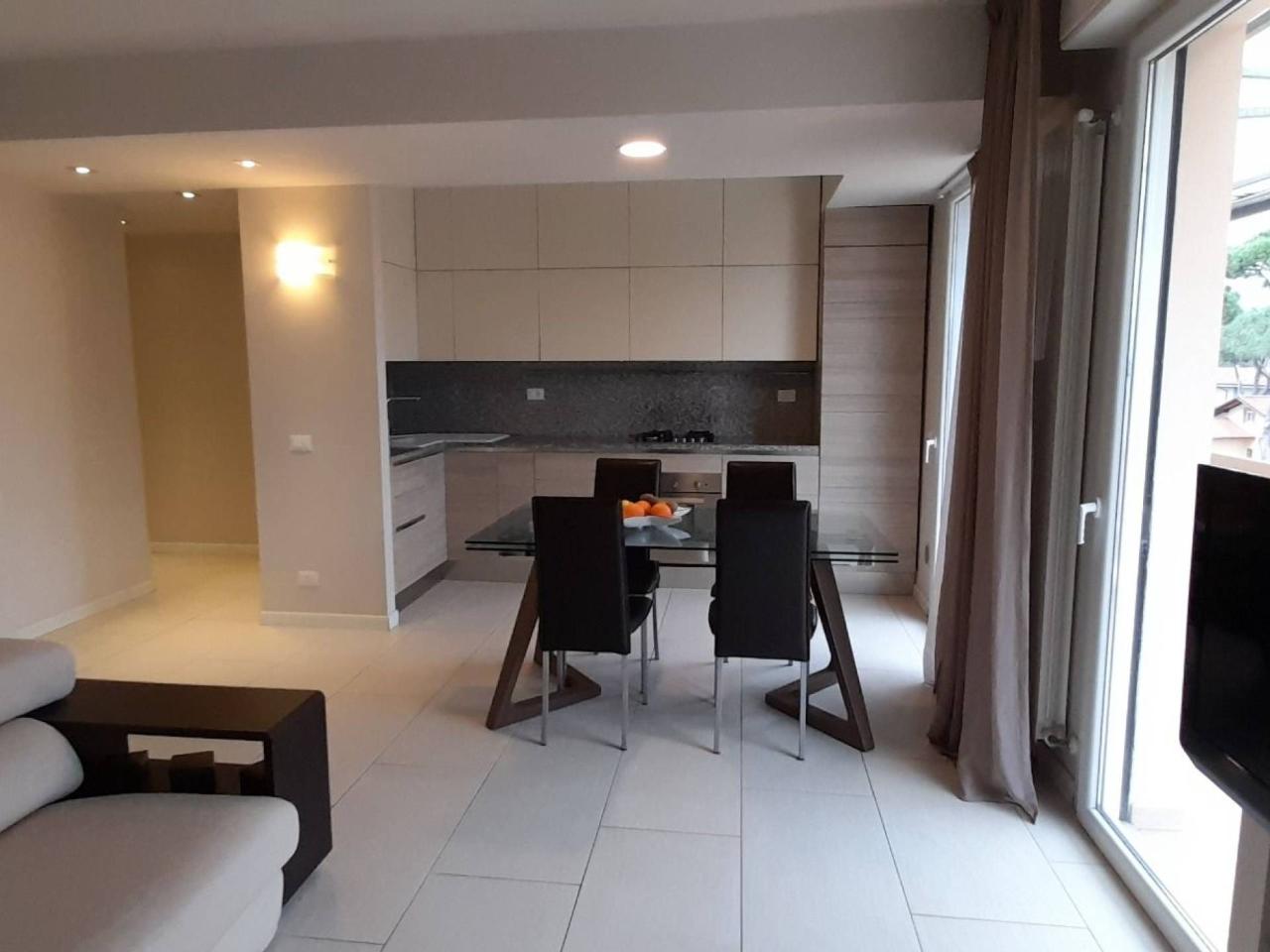 appartamento in affitto a Forte dei Marmi in zona Vittoria Apuana