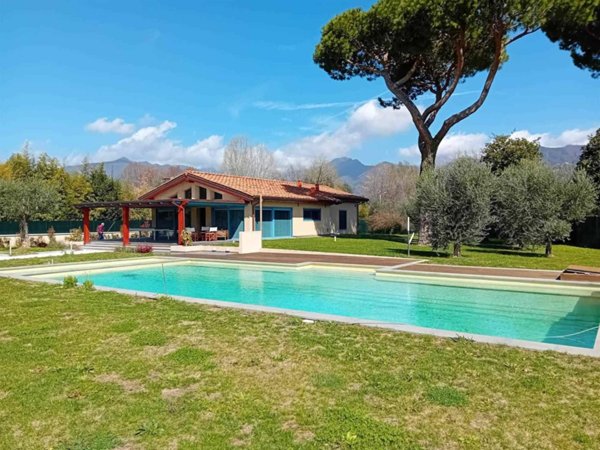 casa indipendente in affitto a Forte dei Marmi