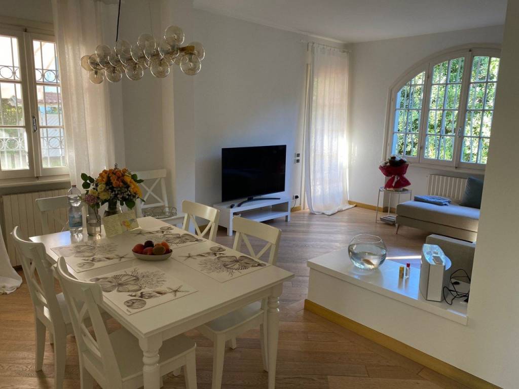 casa indipendente in affitto a Forte dei Marmi in zona Vittoria Apuana