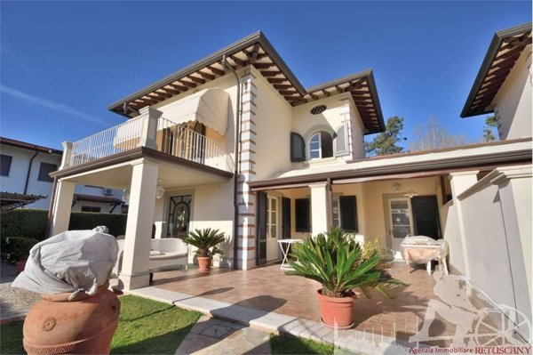 casa indipendente in affitto a Forte dei Marmi in zona Vittoria Apuana