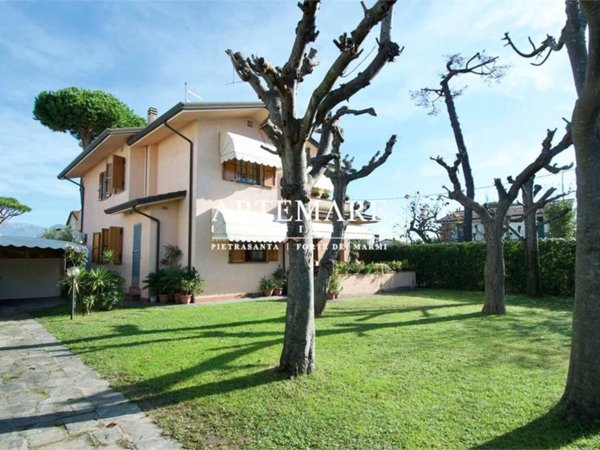casa indipendente in affitto a Forte dei Marmi in zona Vittoria Apuana