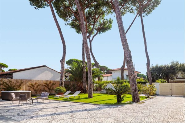 casa indipendente in affitto a Forte dei Marmi in zona Vittoria Apuana