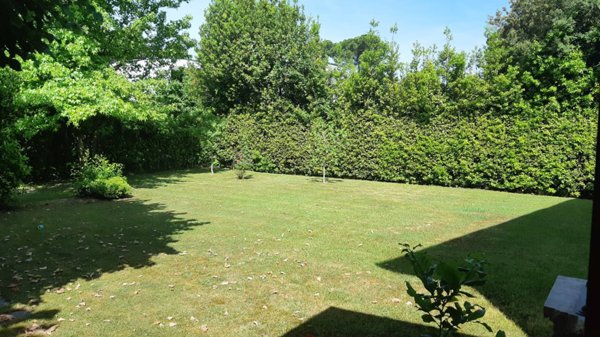 casa indipendente in affitto a Forte dei Marmi in zona Vittoria Apuana