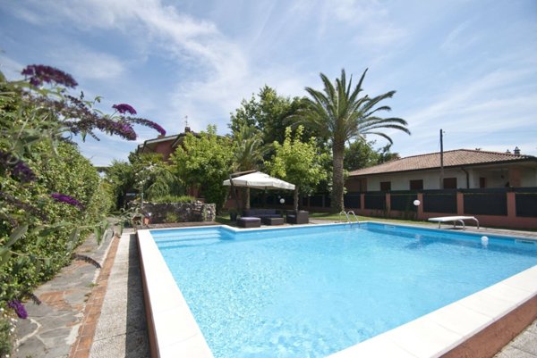 casa indipendente in affitto a Forte dei Marmi in zona Vittoria Apuana