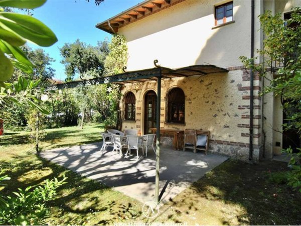 casa indipendente in affitto a Forte dei Marmi in zona Roma Imperiale