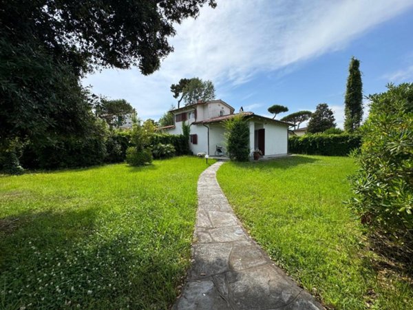 casa indipendente in affitto a Forte dei Marmi