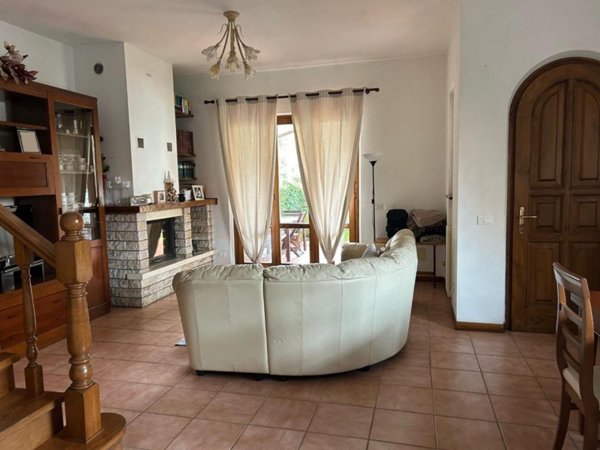 casa indipendente in affitto a Forte dei Marmi in zona Vittoria Apuana