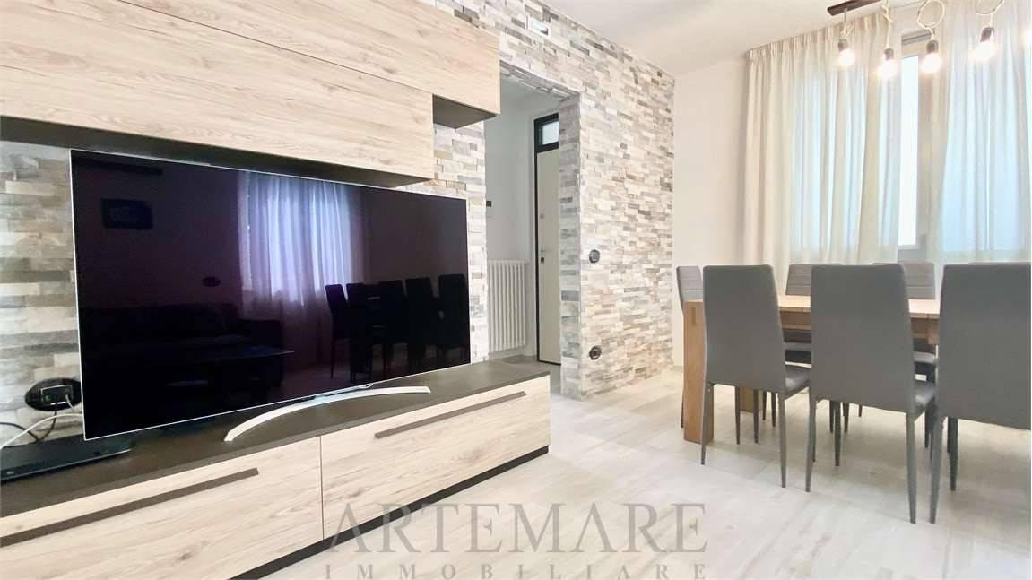 casa indipendente in affitto a Forte dei Marmi in zona Vittoria Apuana