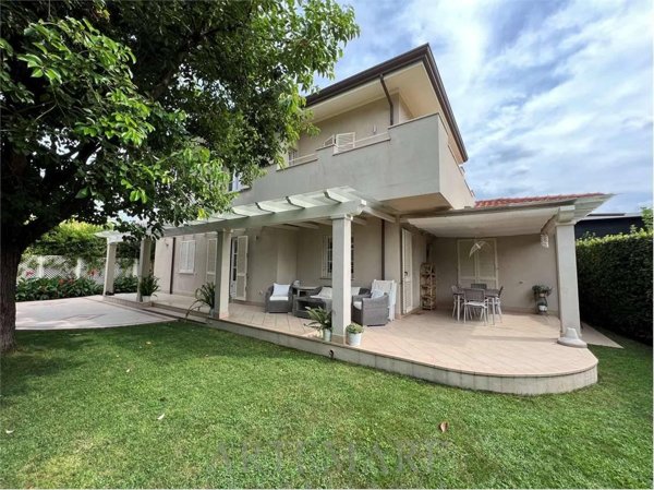 casa indipendente in affitto a Forte dei Marmi