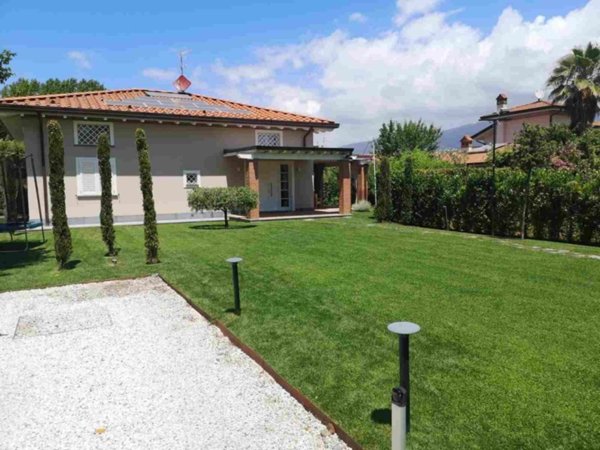 casa indipendente in affitto a Forte dei Marmi
