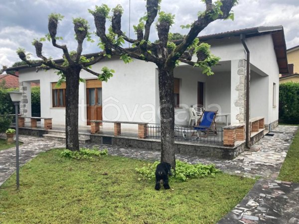 casa indipendente in affitto a Forte dei Marmi in zona Vittoria Apuana