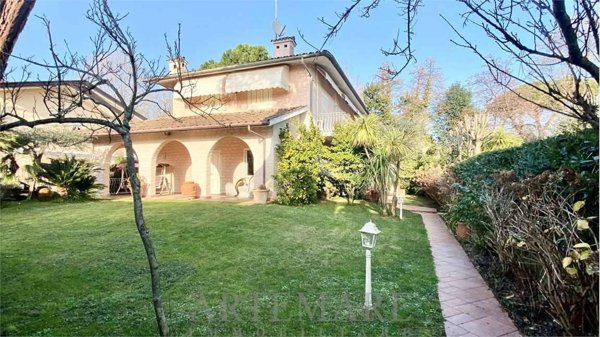 casa indipendente in affitto a Forte dei Marmi
