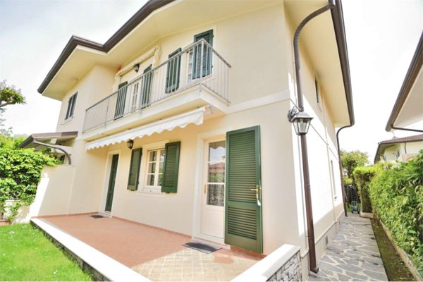 casa indipendente in affitto a Forte dei Marmi