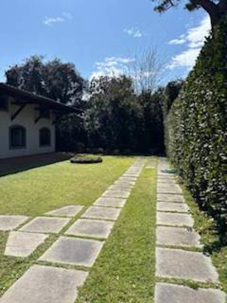 casa indipendente in affitto a Forte dei Marmi in zona Roma Imperiale