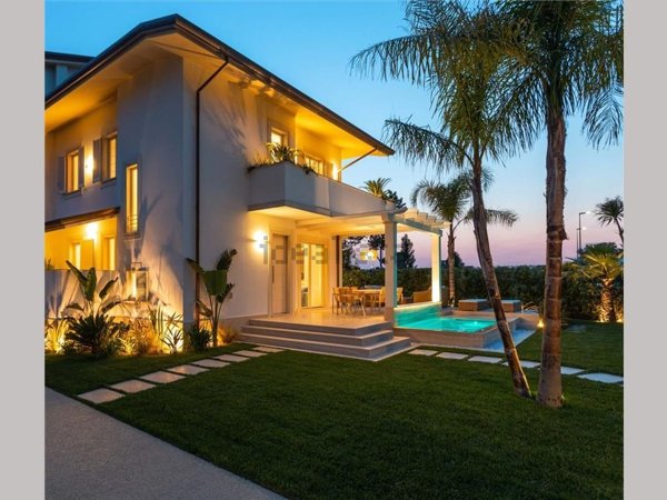 casa indipendente in affitto a Forte dei Marmi in zona Vittoria Apuana