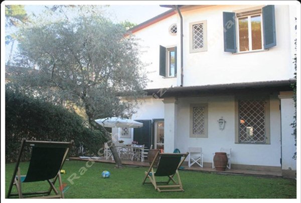 casa indipendente in affitto a Forte dei Marmi in zona Roma Imperiale