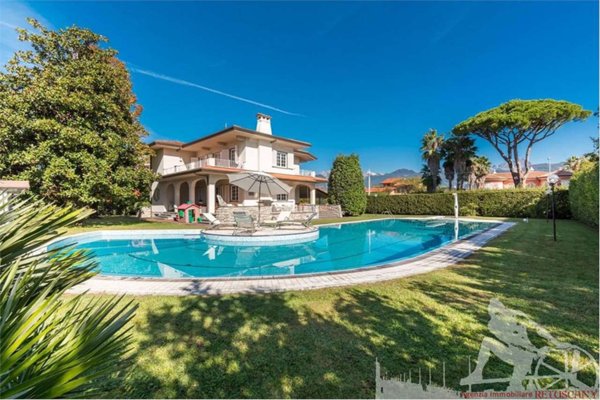 casa indipendente in affitto a Forte dei Marmi in zona Roma Imperiale