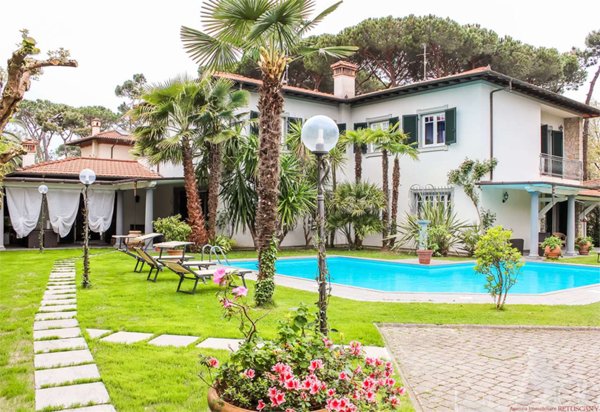 casa indipendente in affitto a Forte dei Marmi in zona Vittoria Apuana