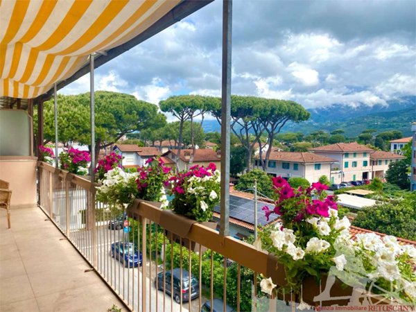 appartamento in affitto a Forte dei Marmi in zona Vittoria Apuana