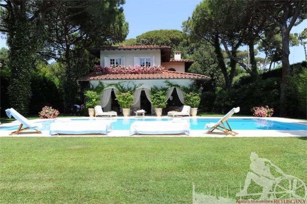 casa indipendente in affitto a Forte dei Marmi in zona Roma Imperiale