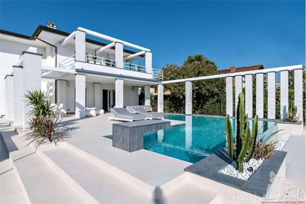 casa indipendente in affitto a Forte dei Marmi in zona Vittoria Apuana