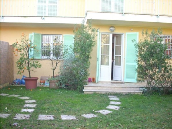 casa indipendente in affitto a Forte dei Marmi in zona Roma Imperiale