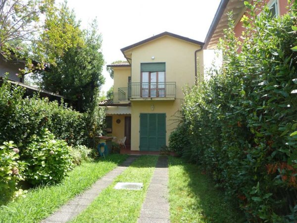 casa indipendente in affitto a Forte dei Marmi