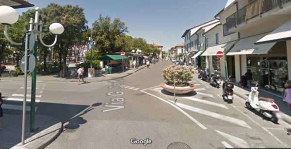 negozio in affitto a Forte dei Marmi