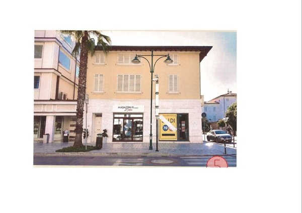 negozio in affitto a Forte dei Marmi