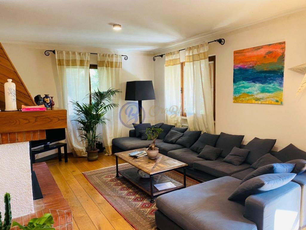casa indipendente in affitto a Forte dei Marmi in zona Vittoria Apuana