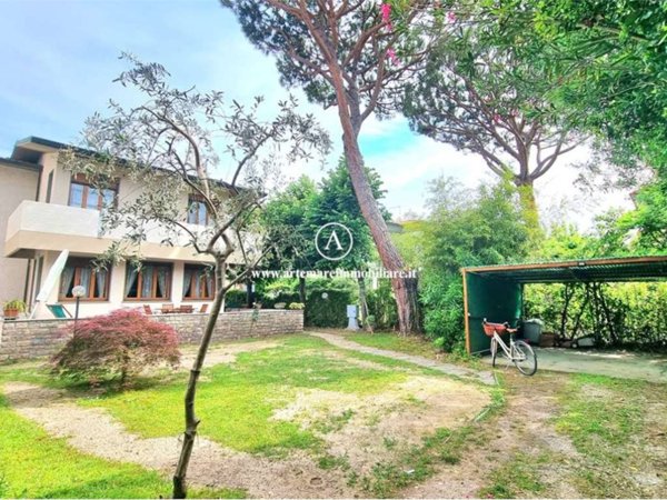 appartamento in affitto a Forte dei Marmi in zona Vittoria Apuana