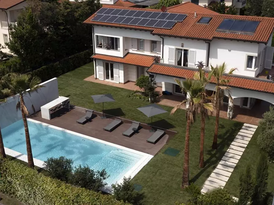 casa indipendente in affitto a Forte dei Marmi in zona Vittoria Apuana