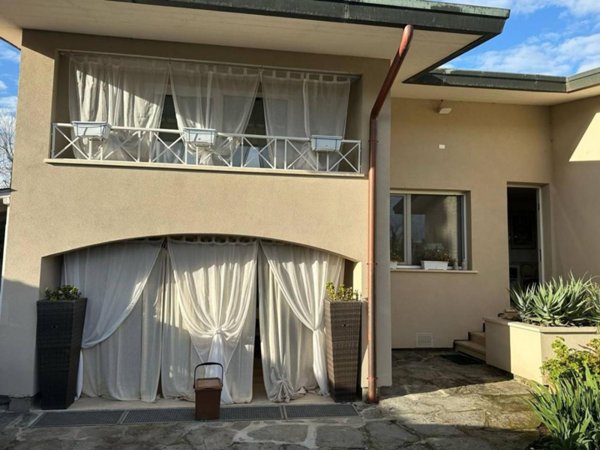 casa indipendente in affitto a Forte dei Marmi in zona Roma Imperiale