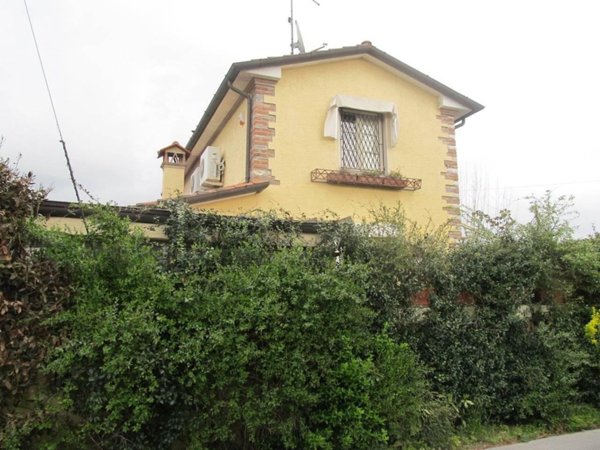 casa indipendente in affitto a Forte dei Marmi in zona Vittoria Apuana