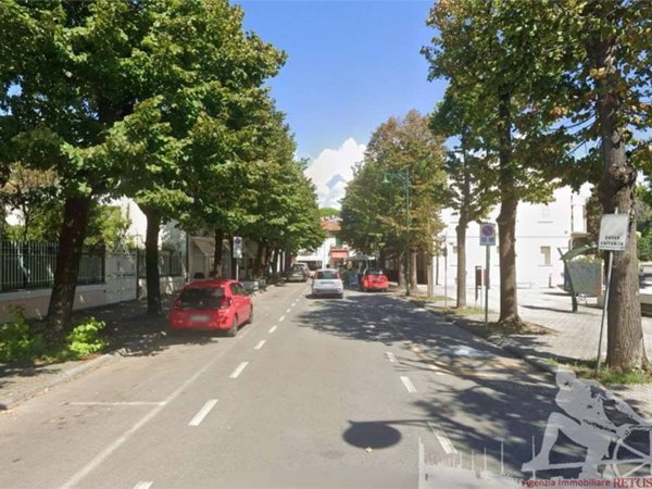 negozio in affitto a Forte dei Marmi