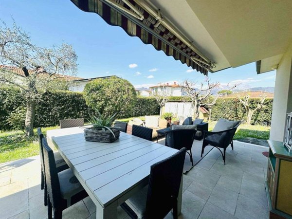 casa indipendente in affitto a Forte dei Marmi in zona Roma Imperiale