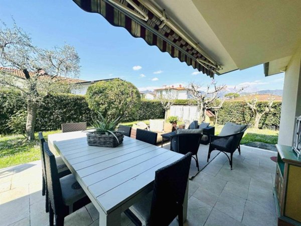 casa indipendente in affitto a Forte dei Marmi in zona Roma Imperiale