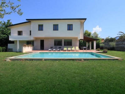 casa indipendente in affitto a Forte dei Marmi in zona Vittoria Apuana