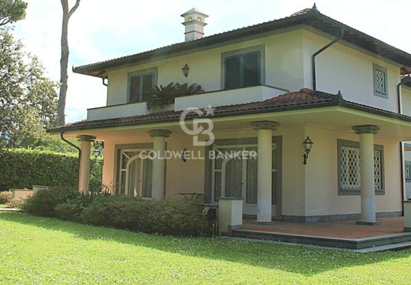 casa indipendente in affitto a Forte dei Marmi in zona Vittoria Apuana