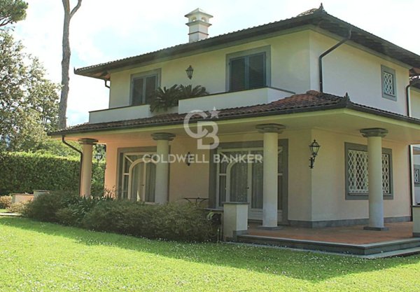 casa indipendente in affitto a Forte dei Marmi in zona Vittoria Apuana