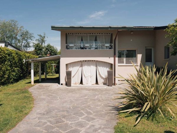 appartamento in affitto a Forte dei Marmi in zona Roma Imperiale