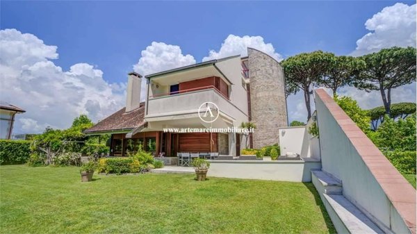 casa indipendente in affitto a Forte dei Marmi in zona Roma Imperiale