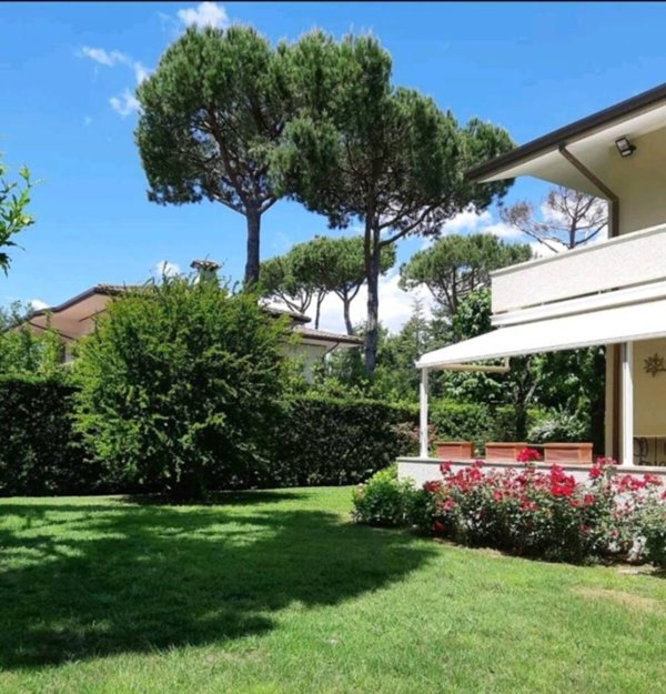 casa indipendente in affitto a Forte dei Marmi