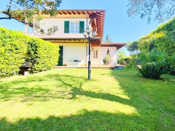 appartamento in affitto a Forte dei Marmi