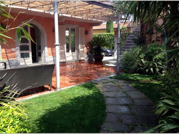 casa indipendente in affitto a Forte dei Marmi